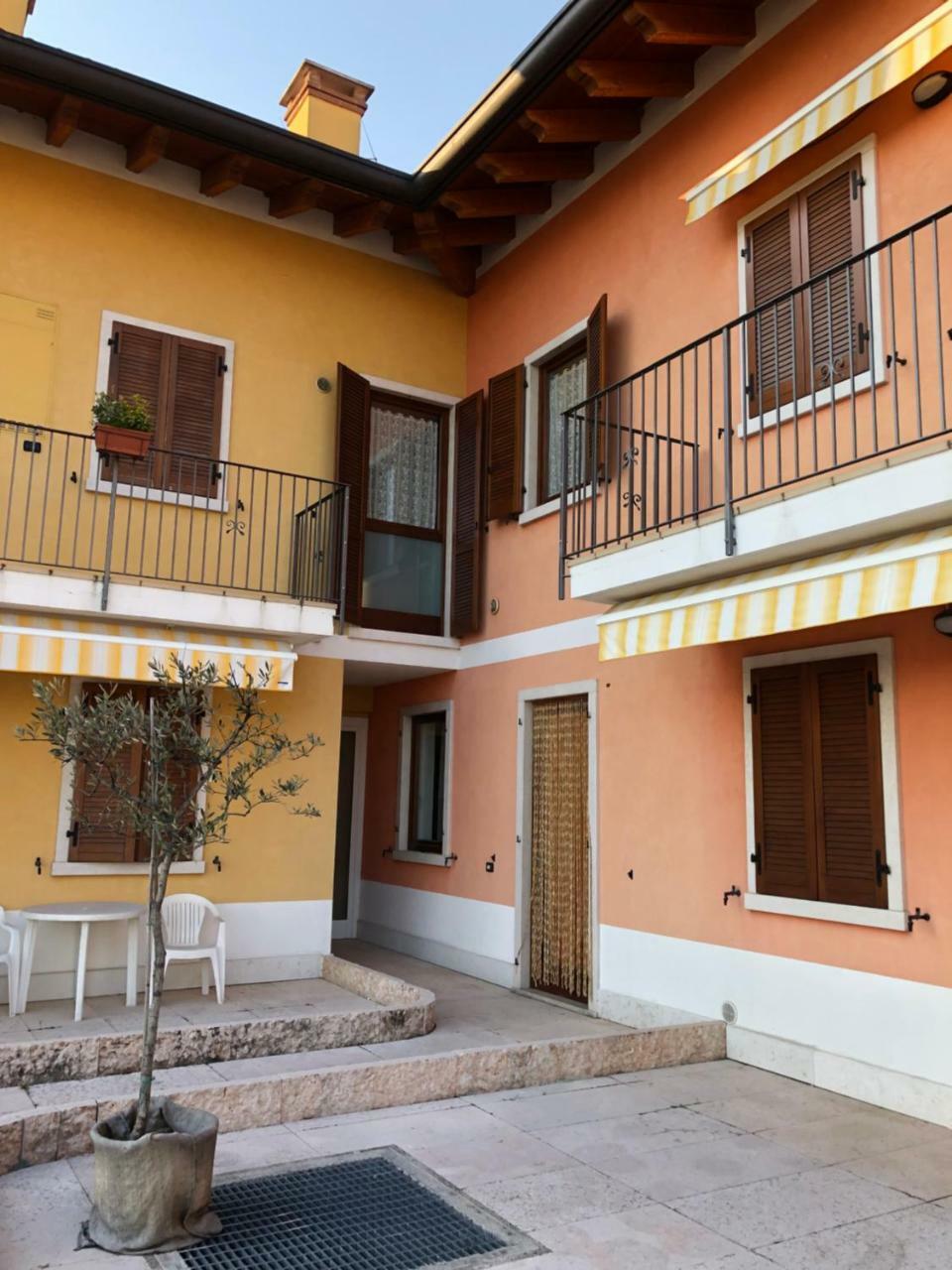 Magia Del Garda Apartment Кастельнуово-дель-Гарда Екстер'єр фото